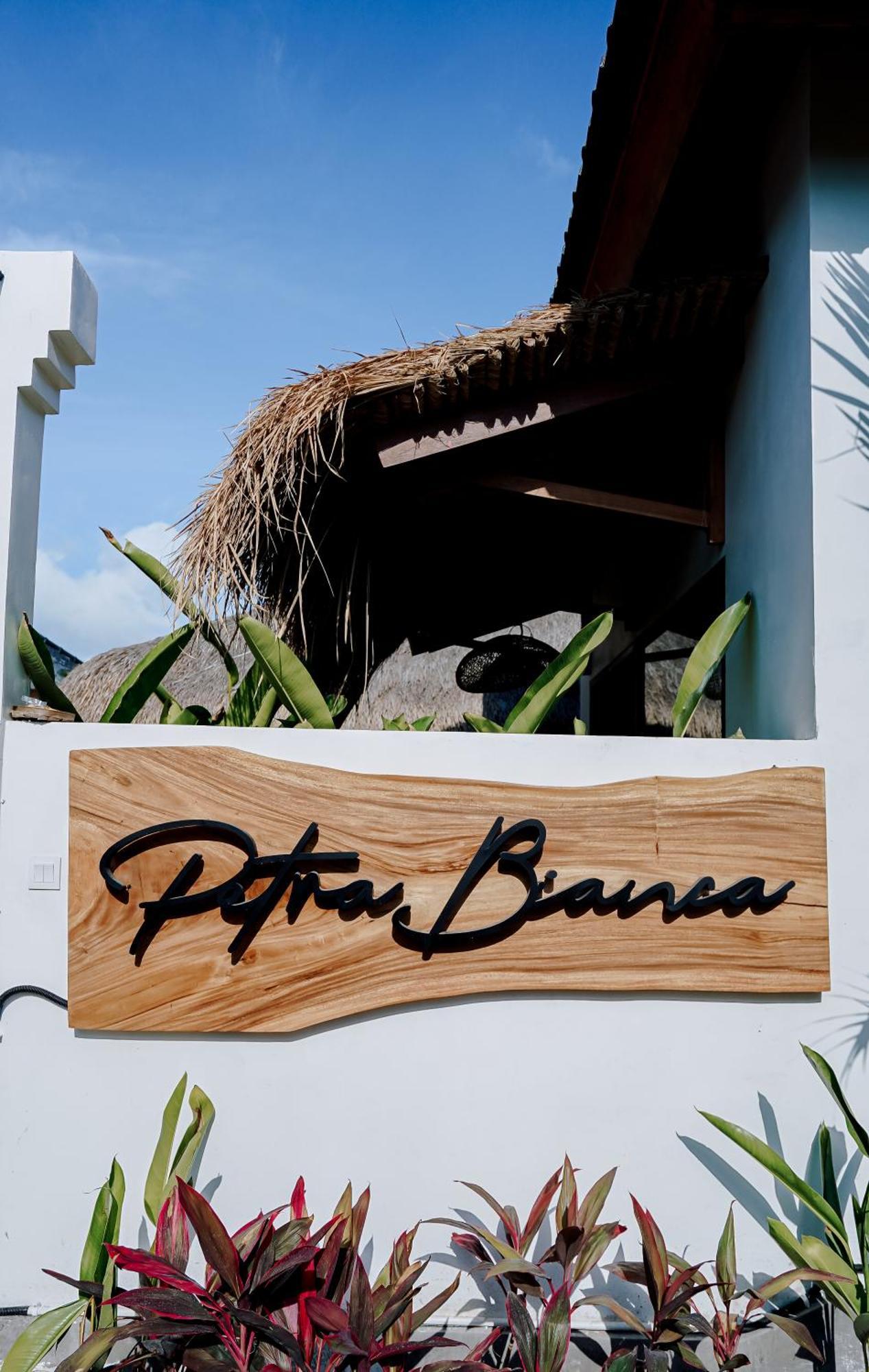 Petra Bianca Uluwatu Hotel Bagian luar foto